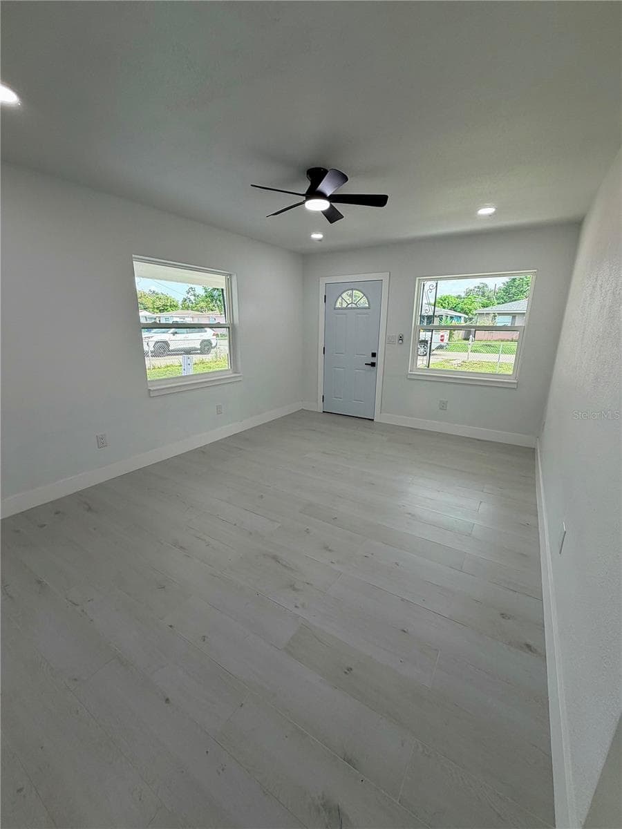 3117 LEROY STREET — photo 14 of 48