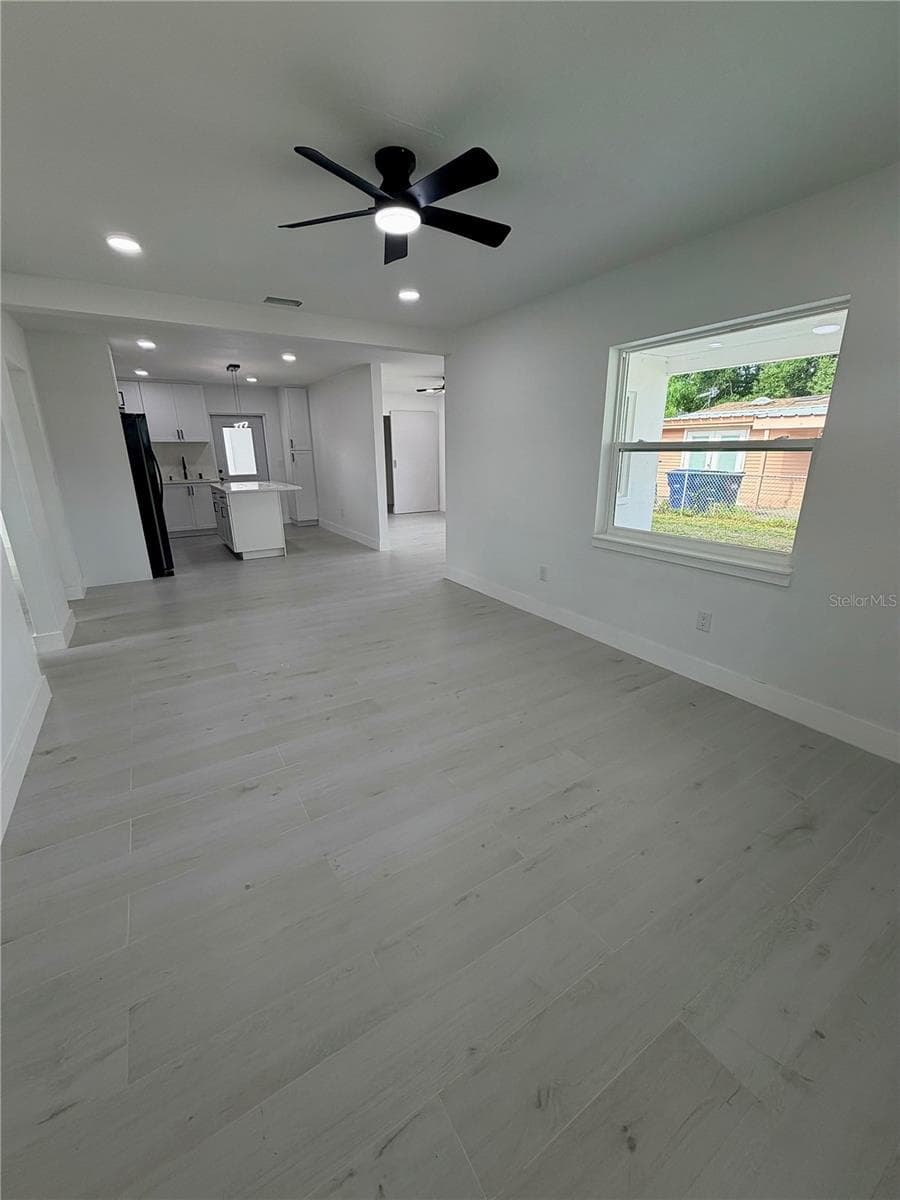 3117 LEROY STREET — photo 15 of 48