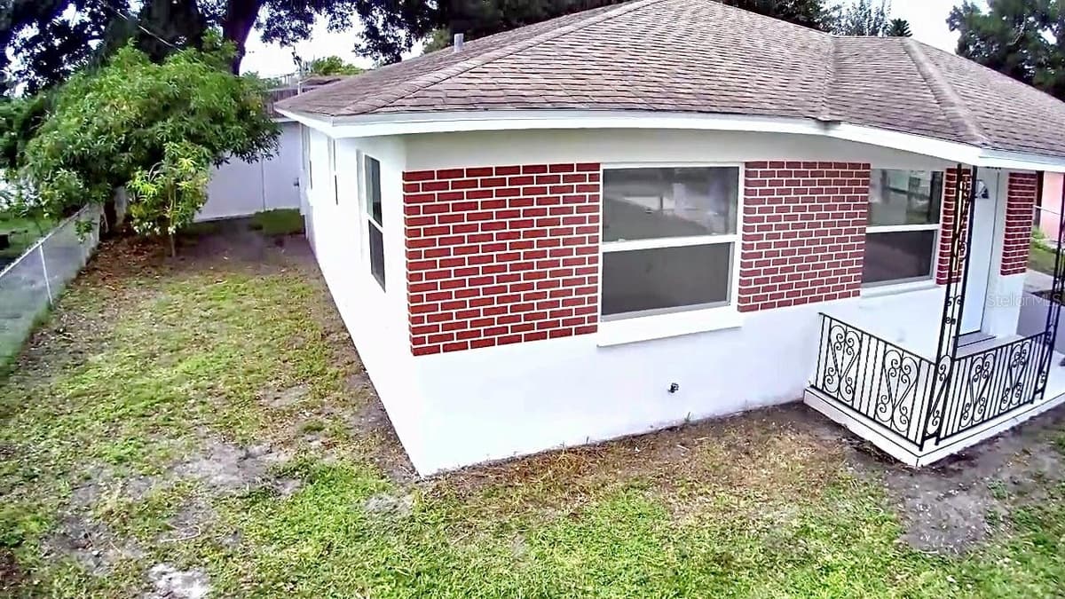 3117 LEROY STREET — photo 5 of 48