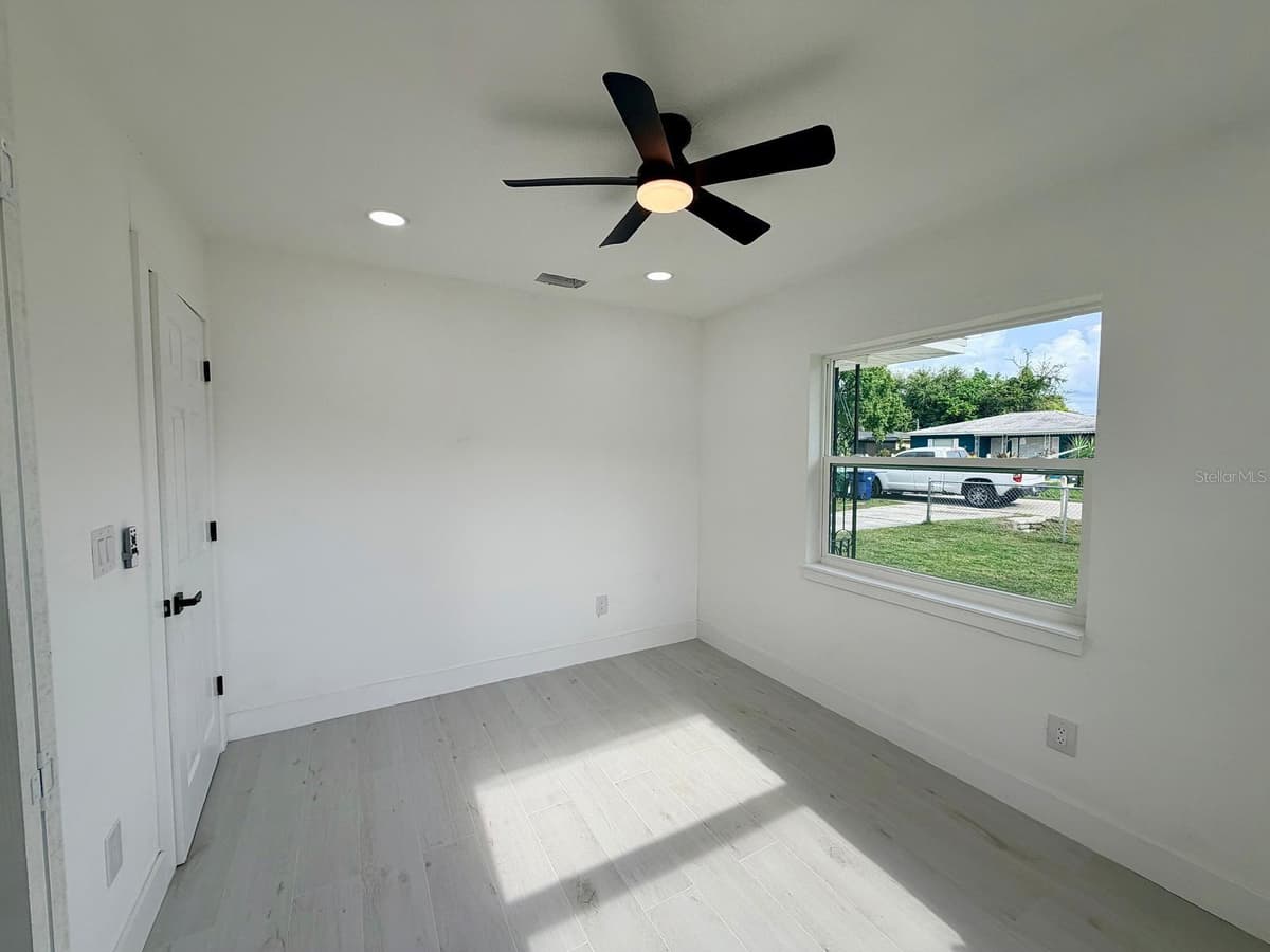 3117 LEROY STREET — photo 31 of 48