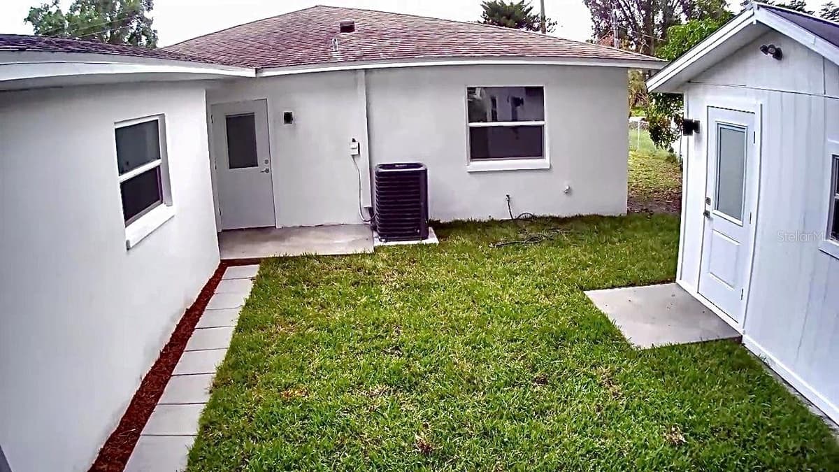 3117 LEROY STREET — photo 10 of 48