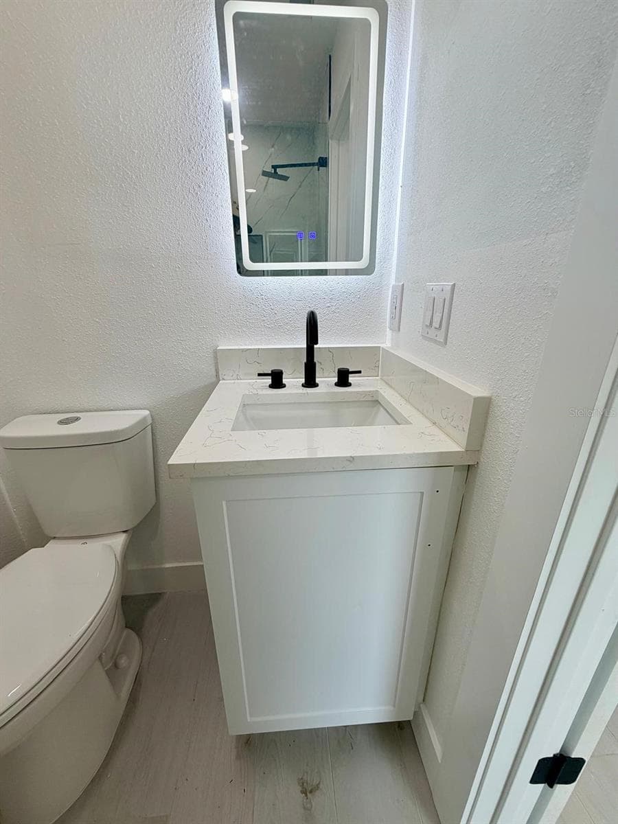 3117 LEROY STREET — photo 44 of 48