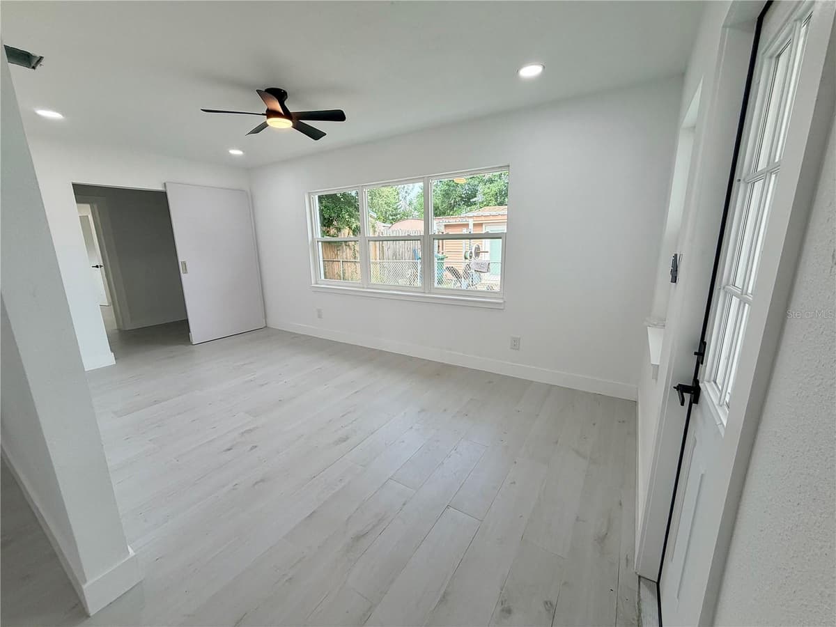 3117 LEROY STREET — photo 16 of 48