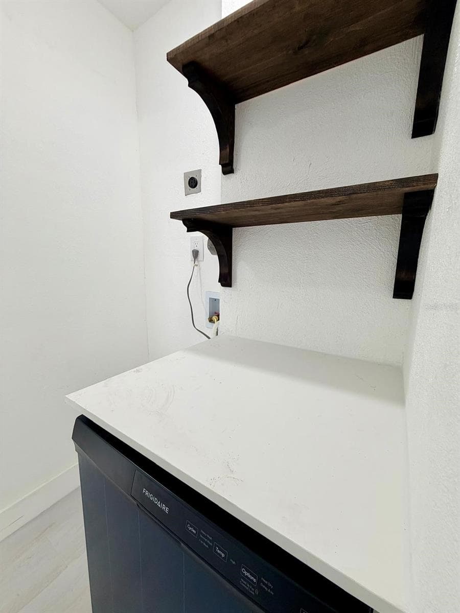 3117 LEROY STREET — photo 35 of 48