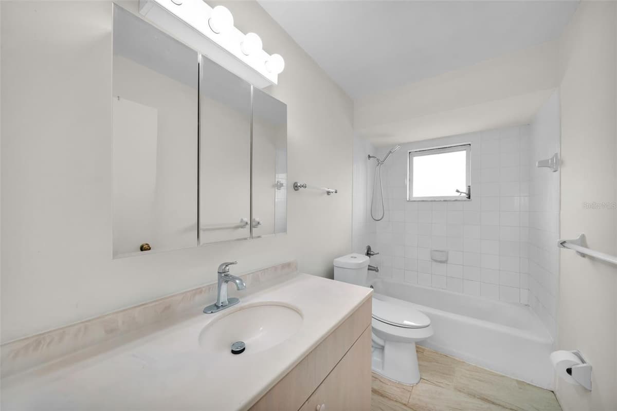 38 ABACO STREET — photo 15 of 24