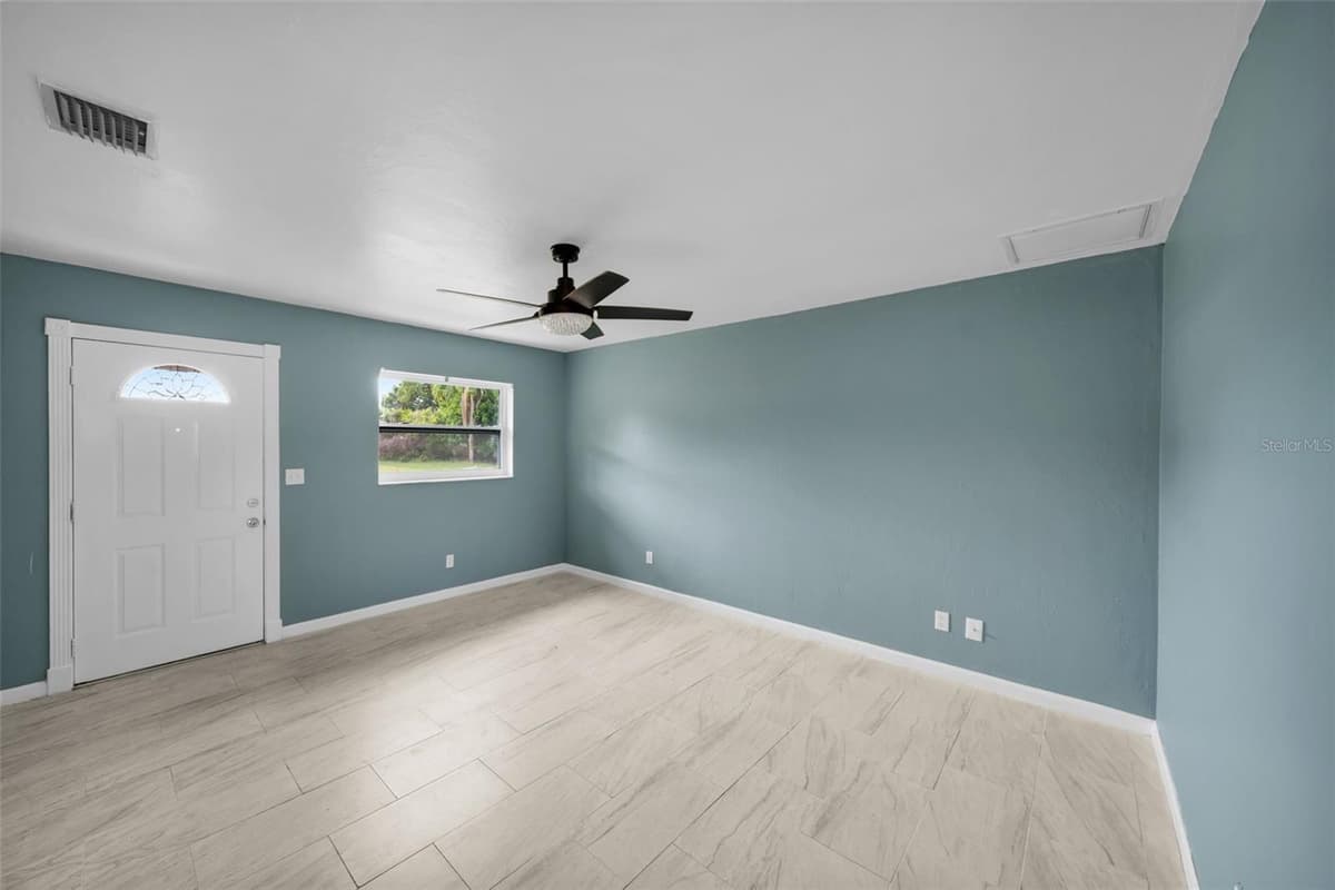 38 ABACO STREET — photo 7 of 24