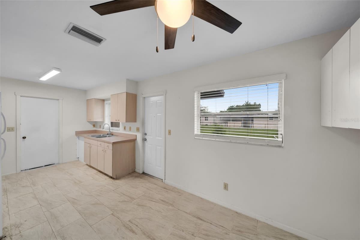 38 ABACO STREET — photo 19 of 24