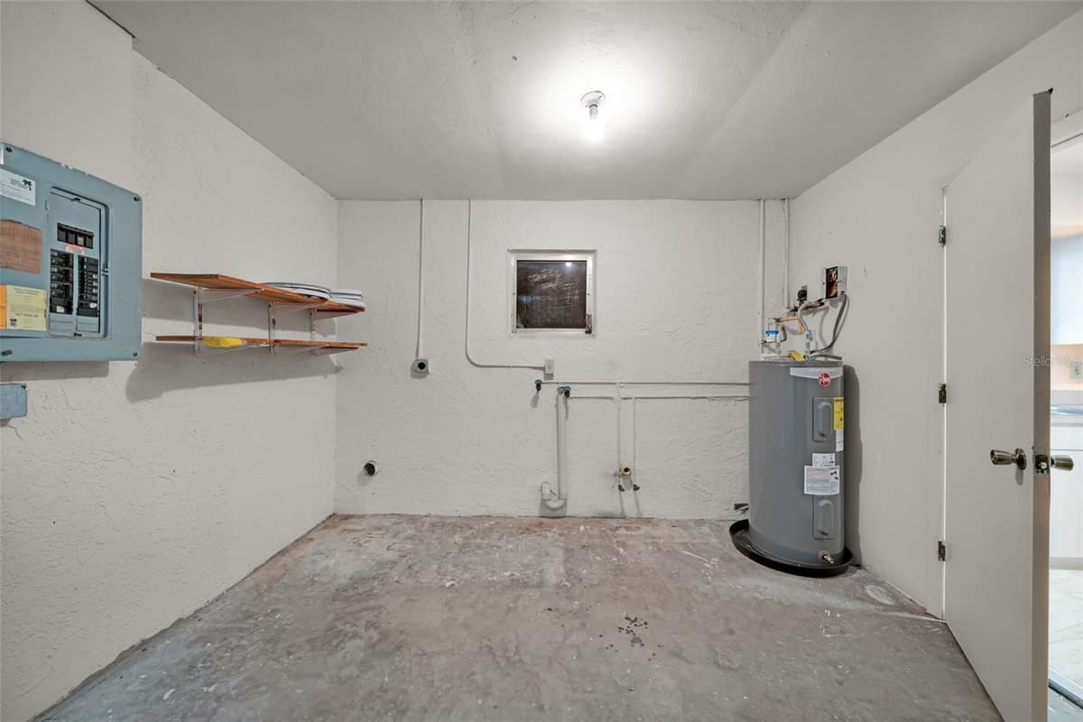38 ABACO STREET — photo 9 of 24