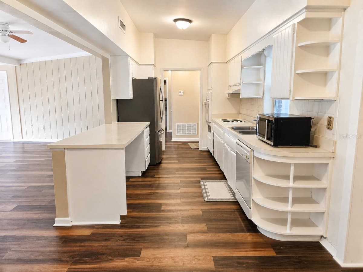 838 BLACKWOOD DRIVE — photo 12 of 24