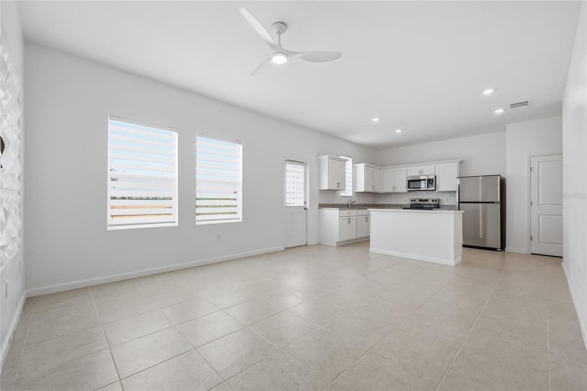 2504 PEONY PL — photo 15 of 40