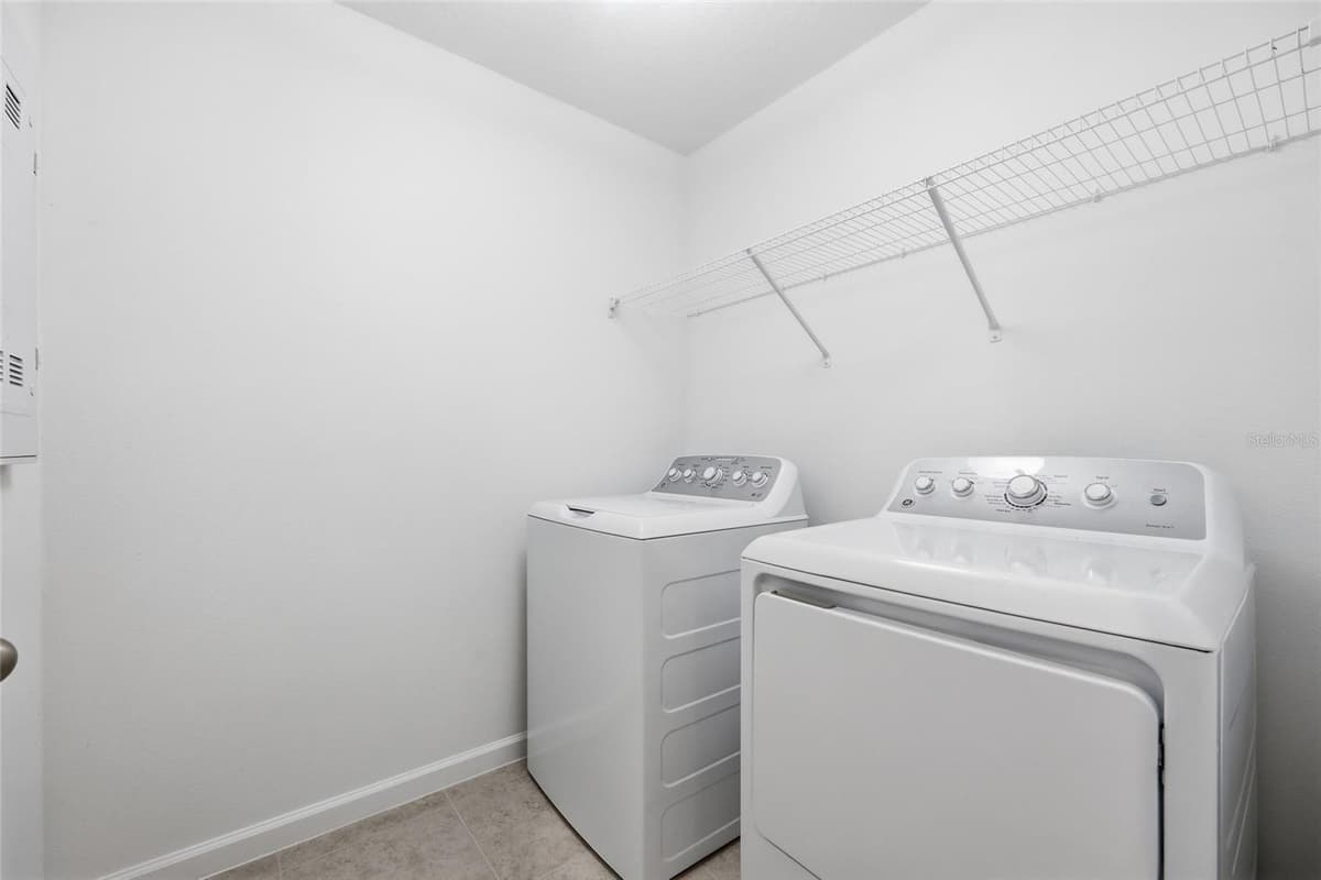 2504 PEONY PL — photo 23 of 40