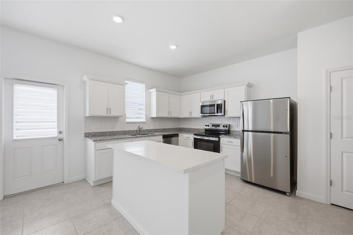 2504 PEONY PL — photo 18 of 40