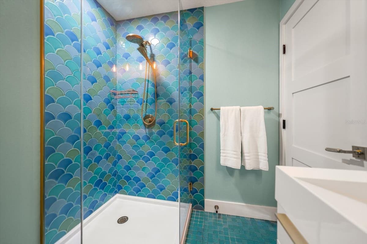 2050 BAY DRIVE — photo 21 of 61