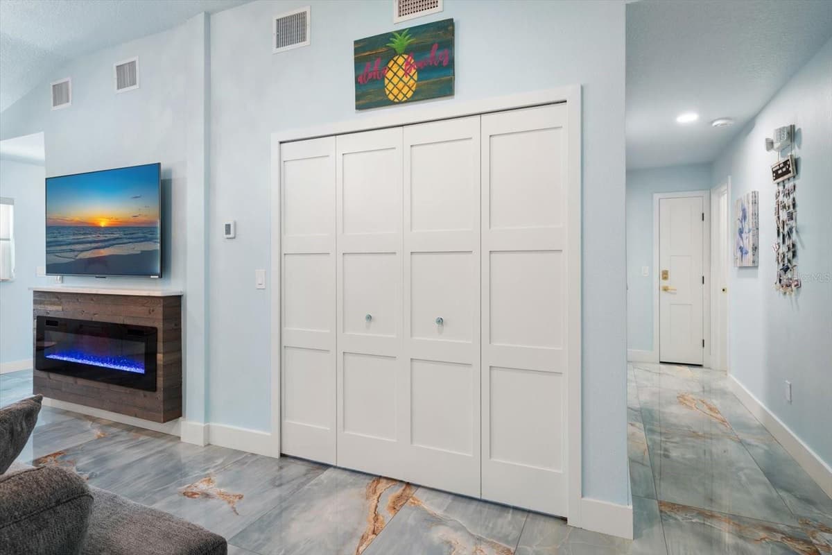 2050 BAY DRIVE — photo 34 of 61