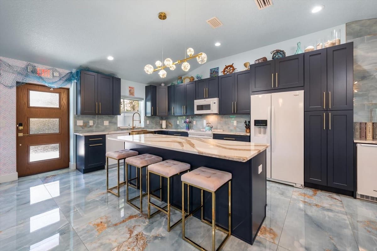 2050 BAY DRIVE — photo 12 of 61