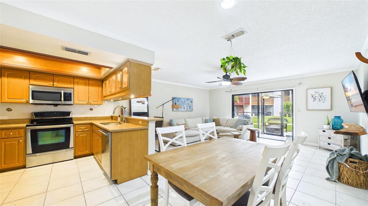 2122 TARPON LANDINGS DRIVE — photo 9 of 47