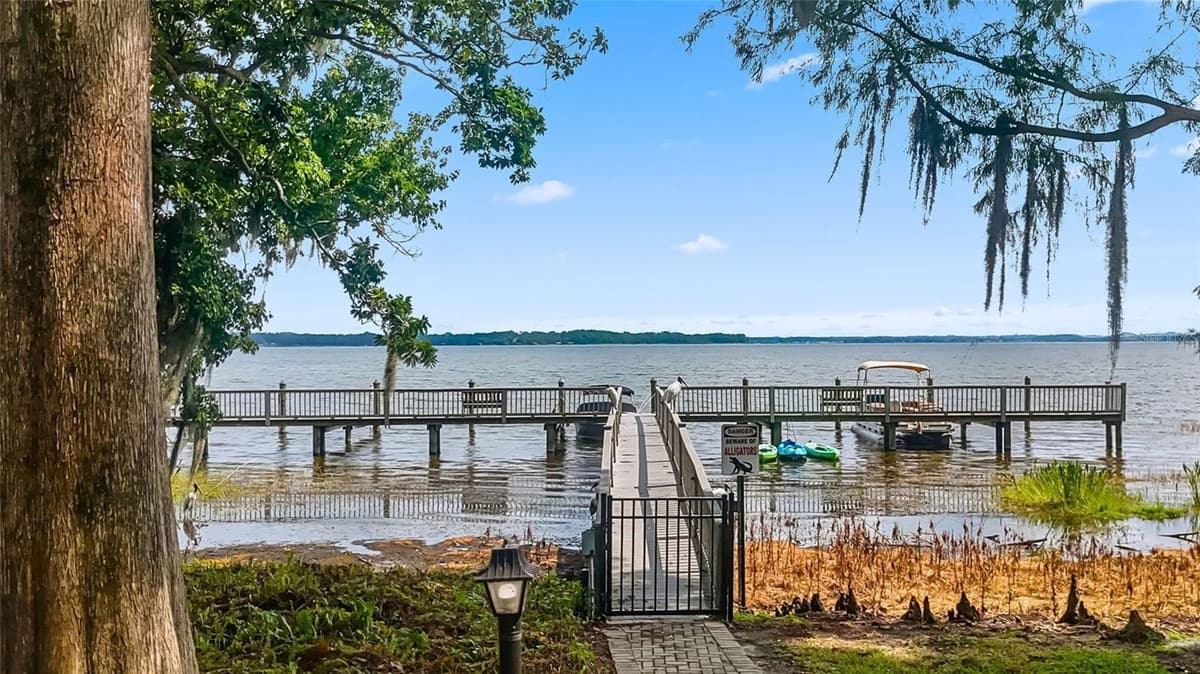 2122 TARPON LANDINGS DRIVE — photo 36 of 47