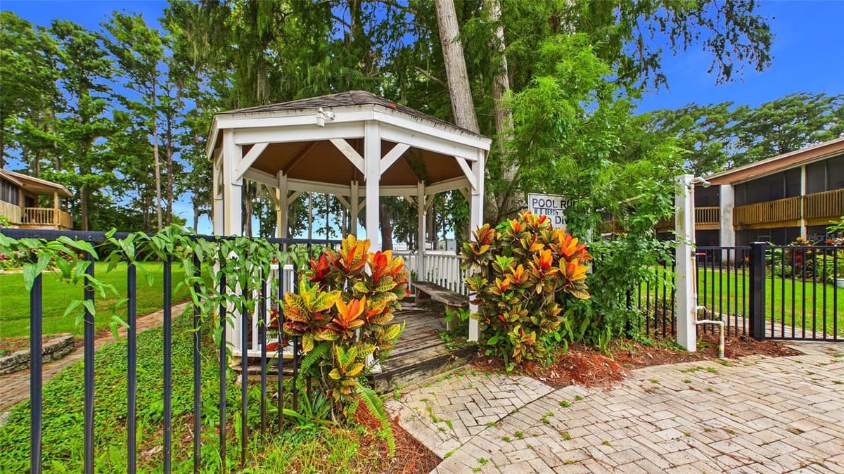 2122 TARPON LANDINGS DRIVE — photo 41 of 47