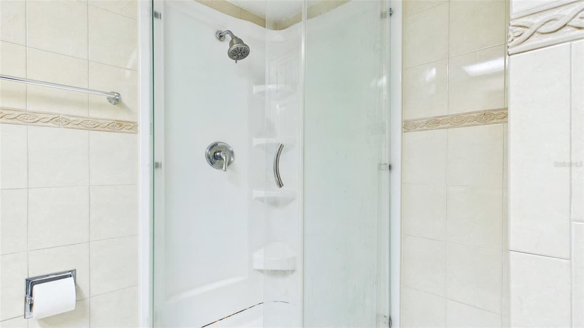 2122 TARPON LANDINGS DRIVE — photo 32 of 47