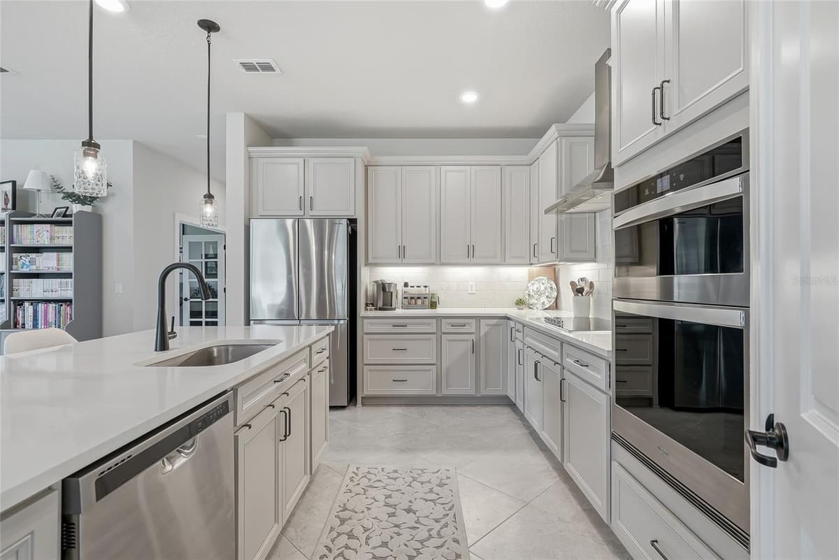 4678 DOVER BLUFF COURT — photo 17 of 48