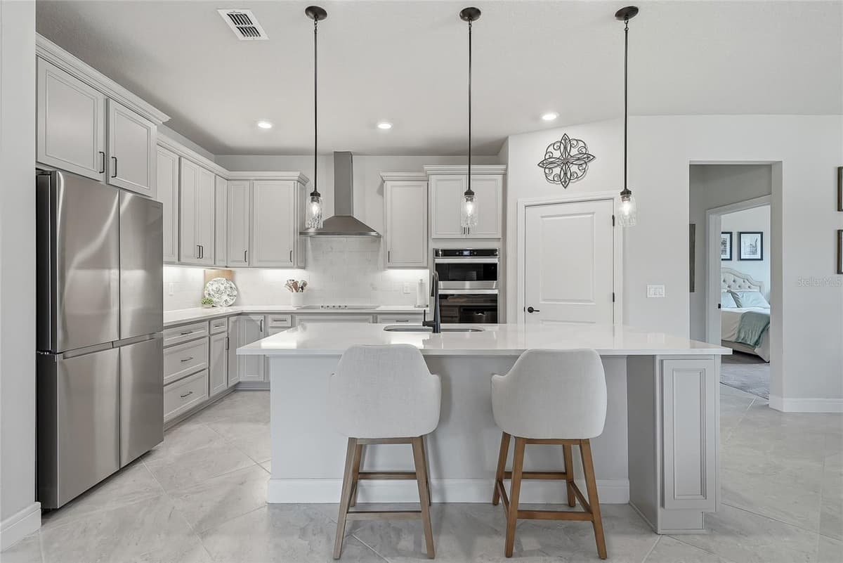 4678 DOVER BLUFF COURT — photo 15 of 48