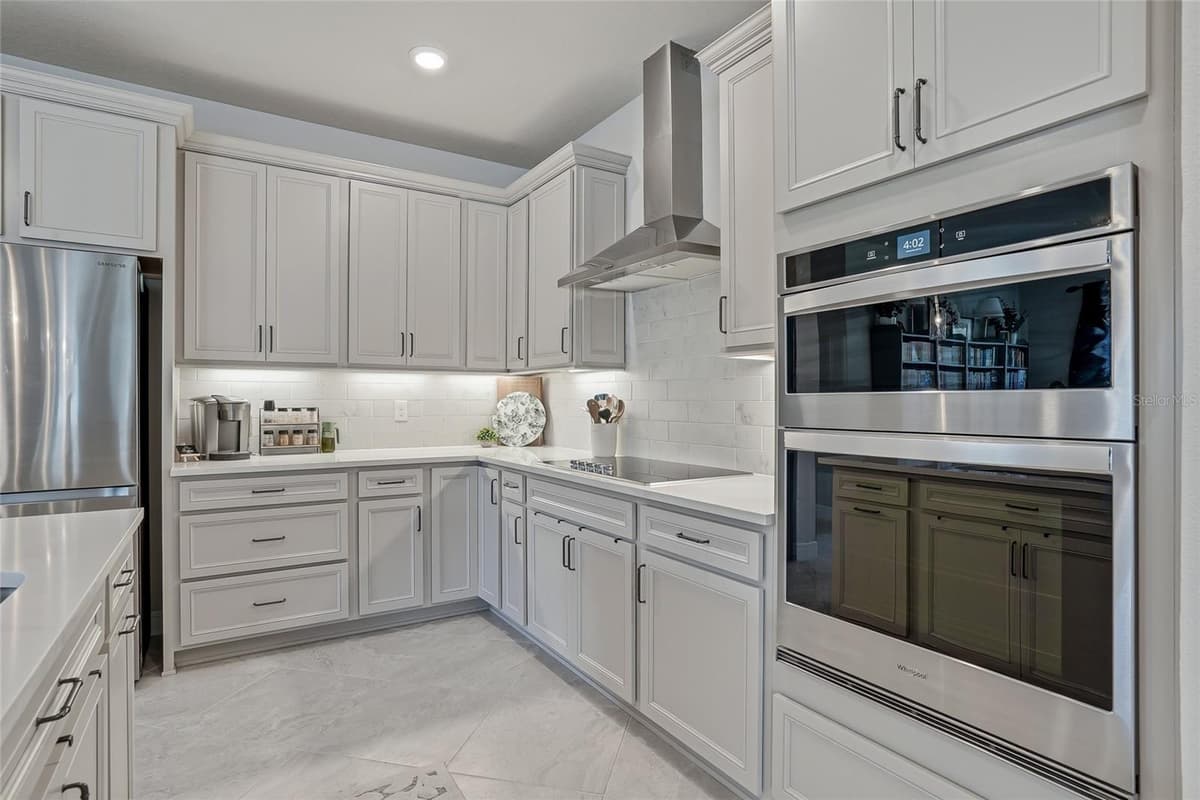 4678 DOVER BLUFF COURT — photo 18 of 48