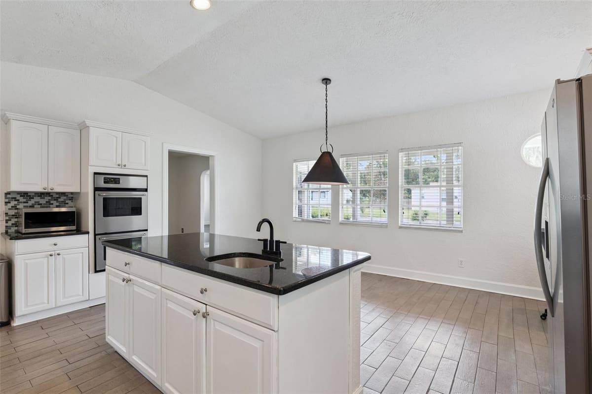 207 SUMMERLIN AVENUE — photo 12 of 36
