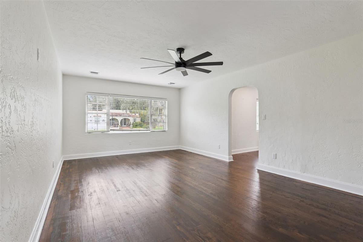 207 SUMMERLIN AVENUE — photo 8 of 36
