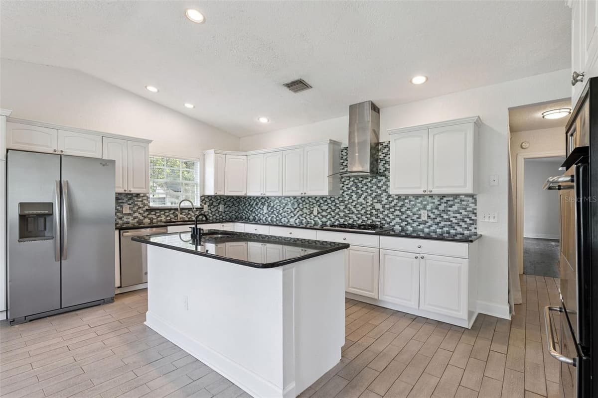 207 SUMMERLIN AVENUE — photo 13 of 36