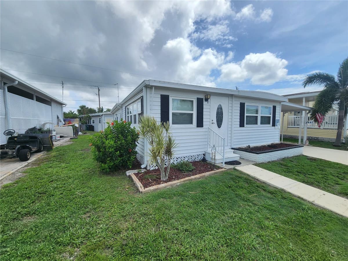 130 CAPRI DRIVE — photo 1 of 25