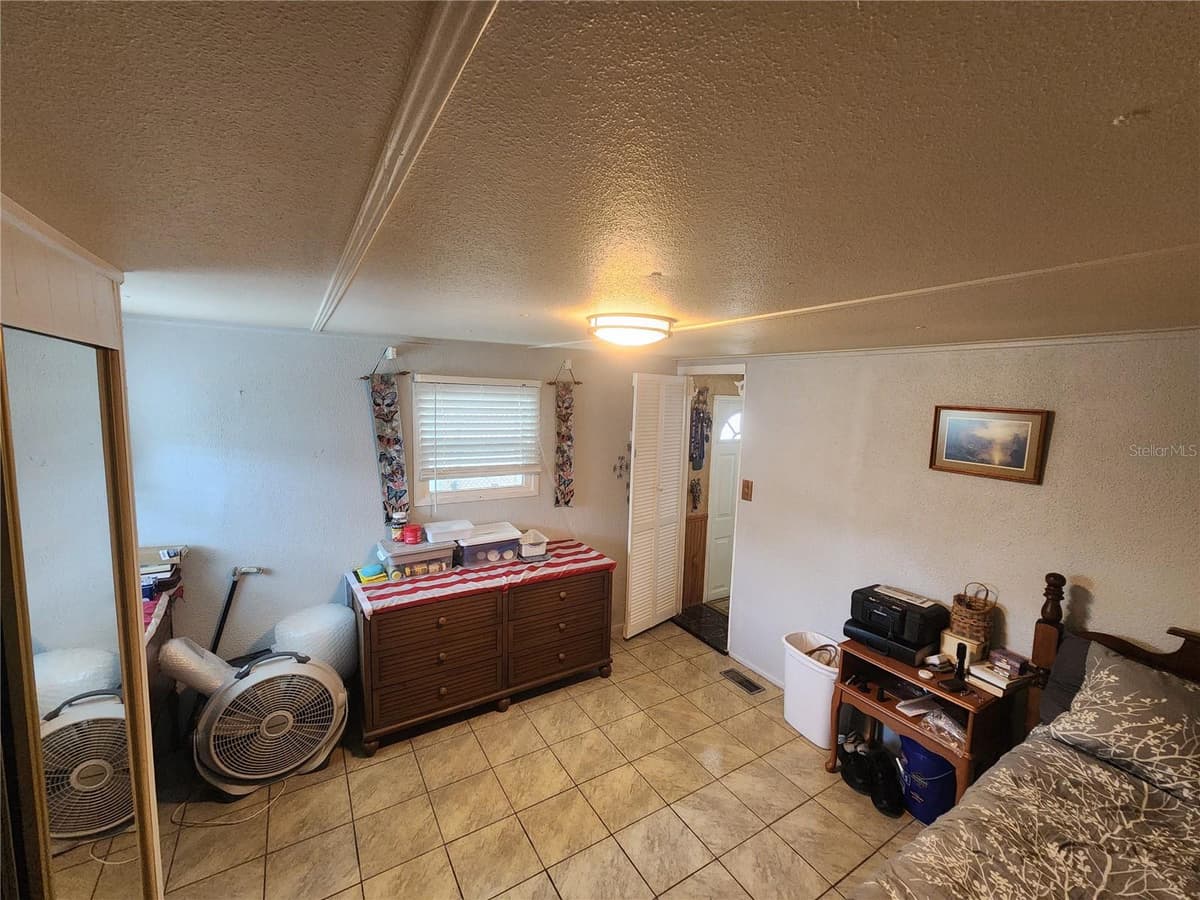 130 CAPRI DRIVE — photo 7 of 25