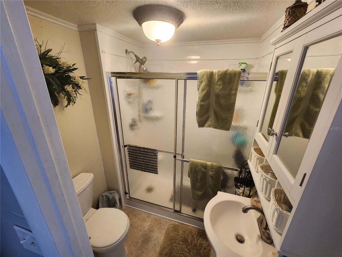 130 CAPRI DRIVE — photo 17 of 25