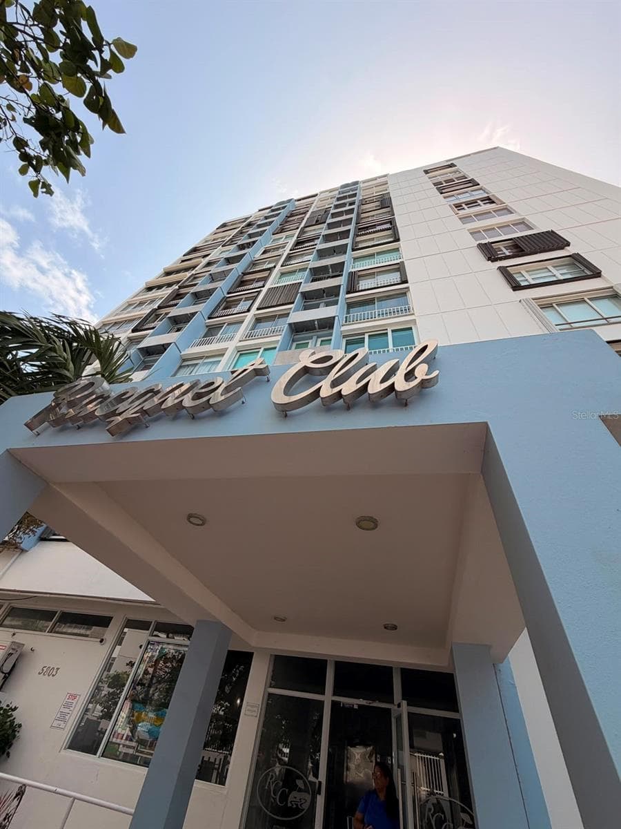 Ave Isla Verde RACQUET CLUB — photo 1 of 12