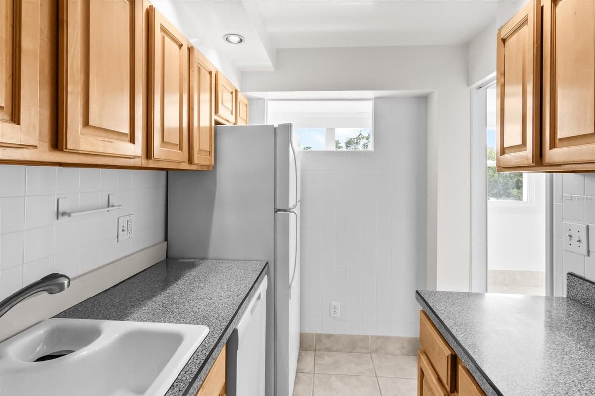 33 GULFSTREAM AVENUE — photo 18 of 30