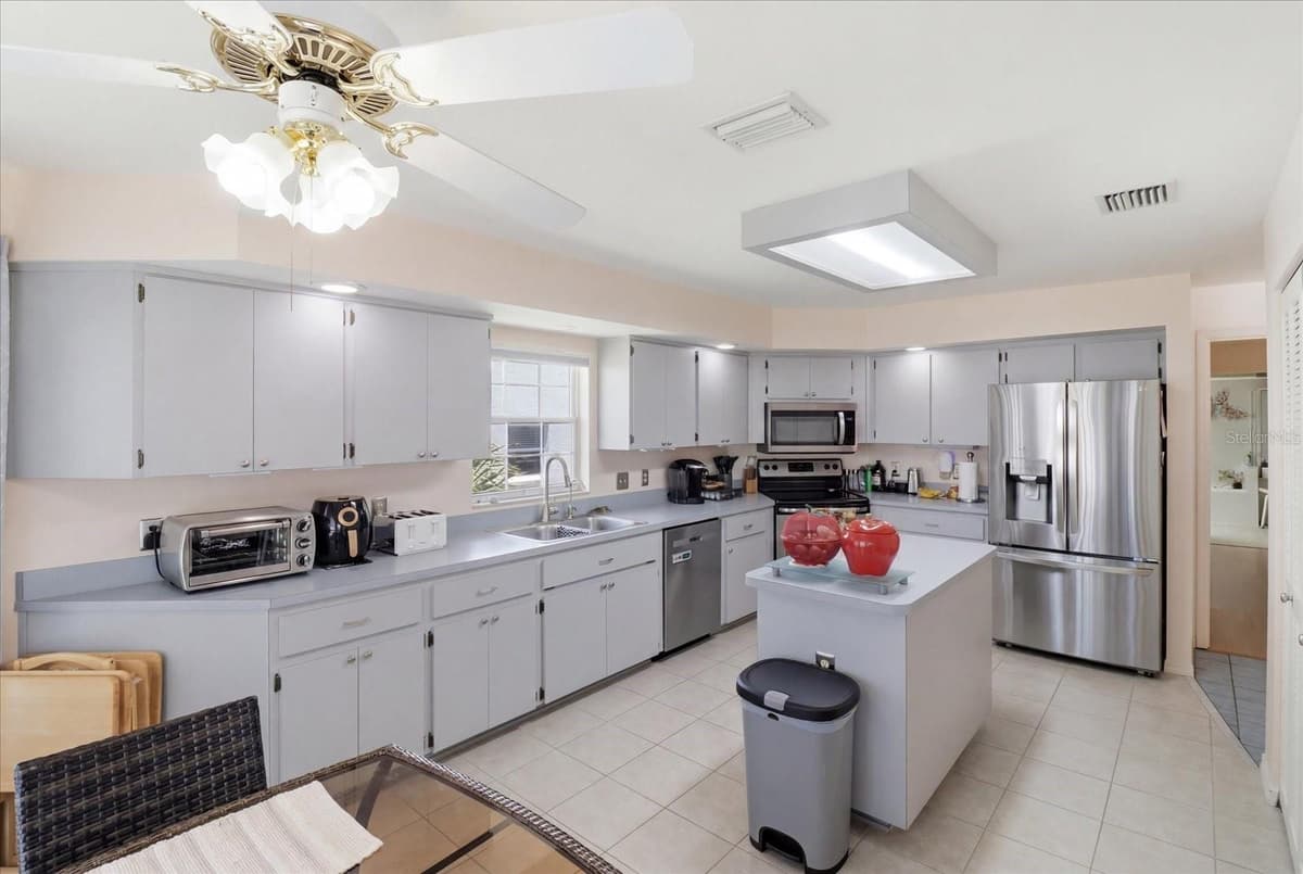 685 COLBERT COURT — photo 12 of 41