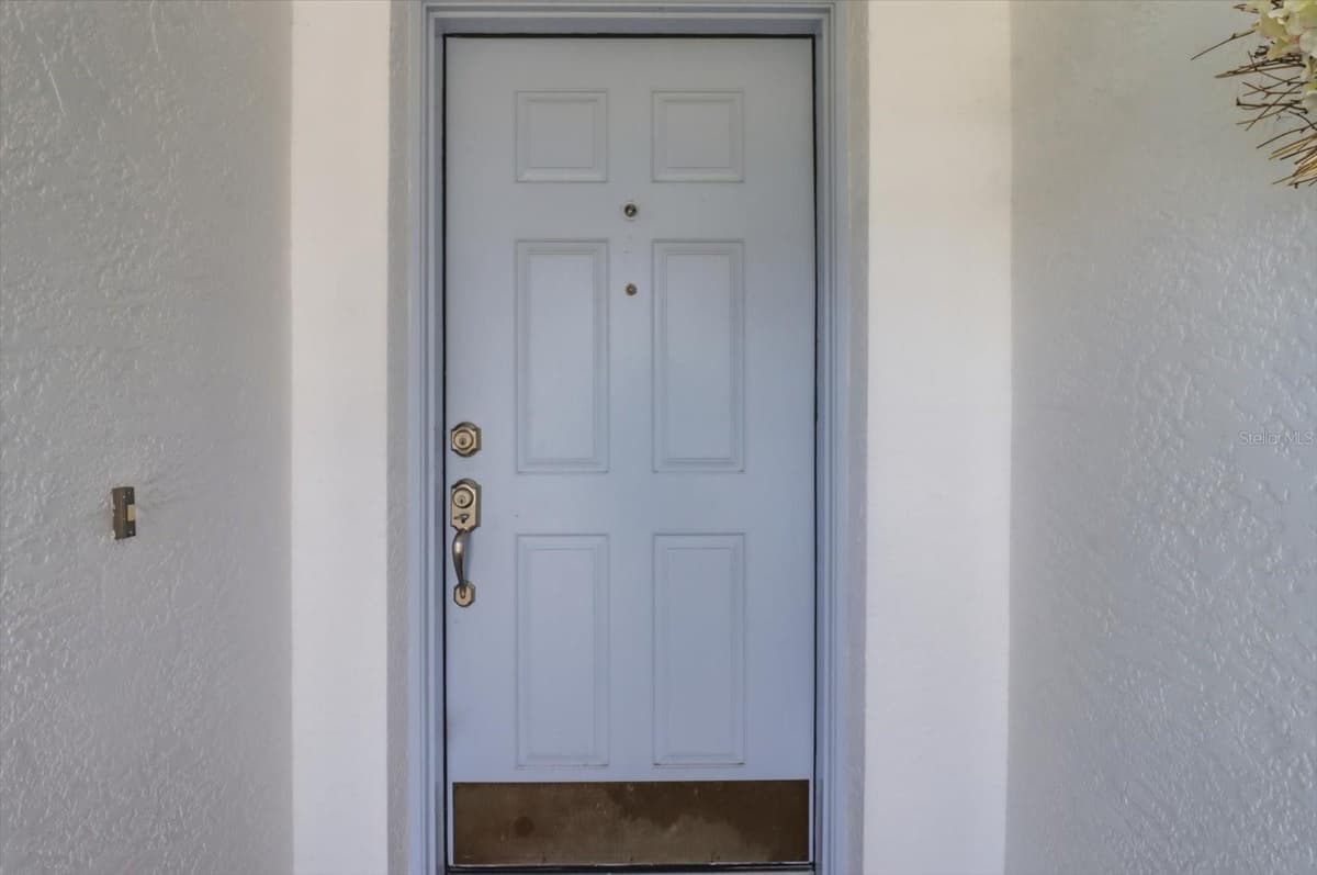 685 COLBERT COURT — photo 4 of 41