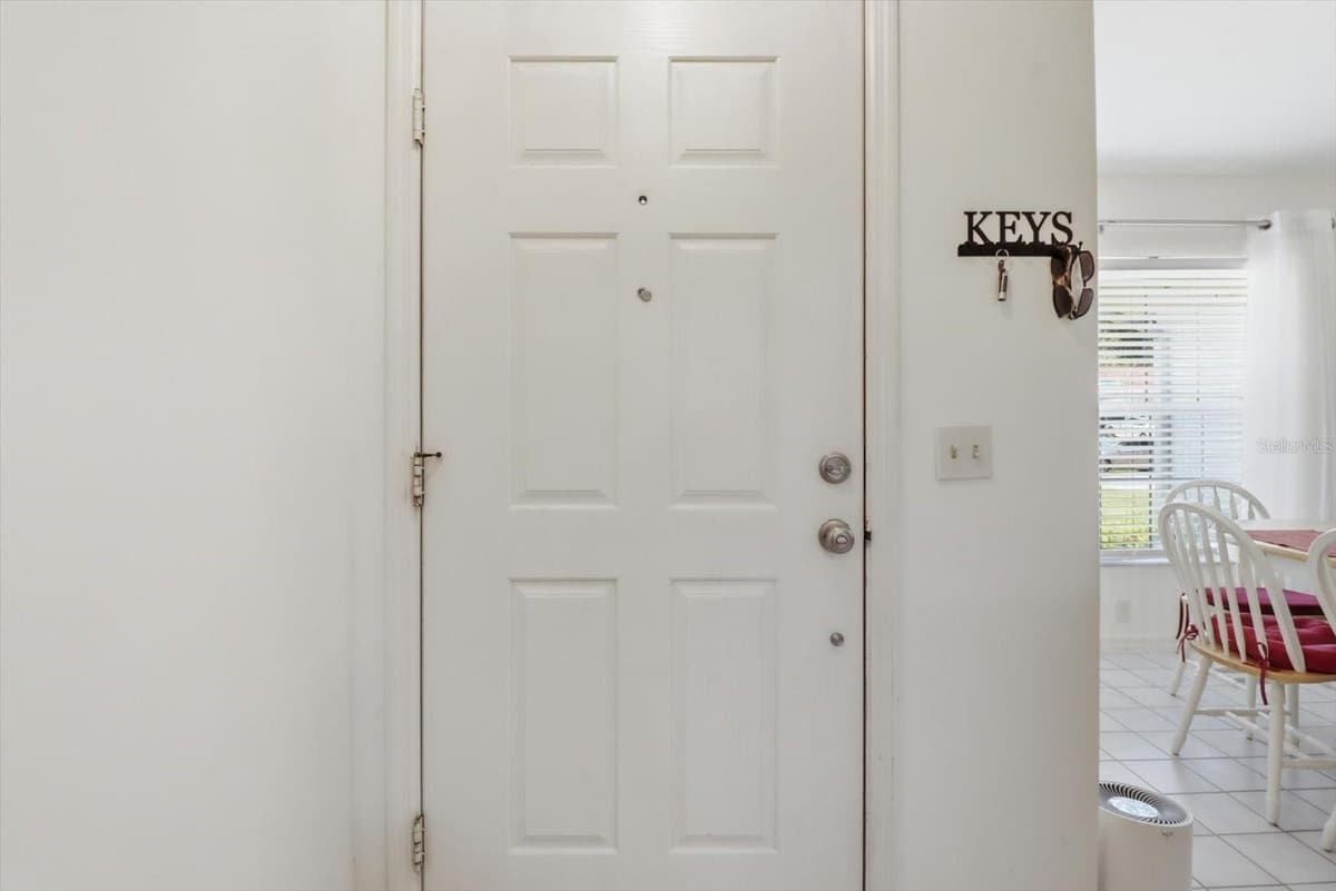 685 COLBERT COURT — photo 5 of 41