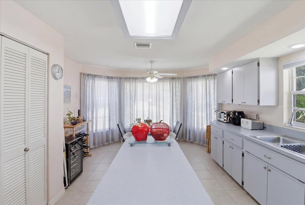 685 COLBERT COURT — photo 19 of 41