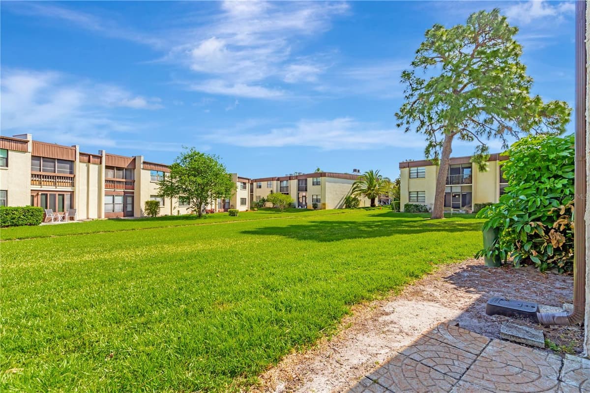 2400 WINDING CREEK BOULEVARD — photo 17 of 28