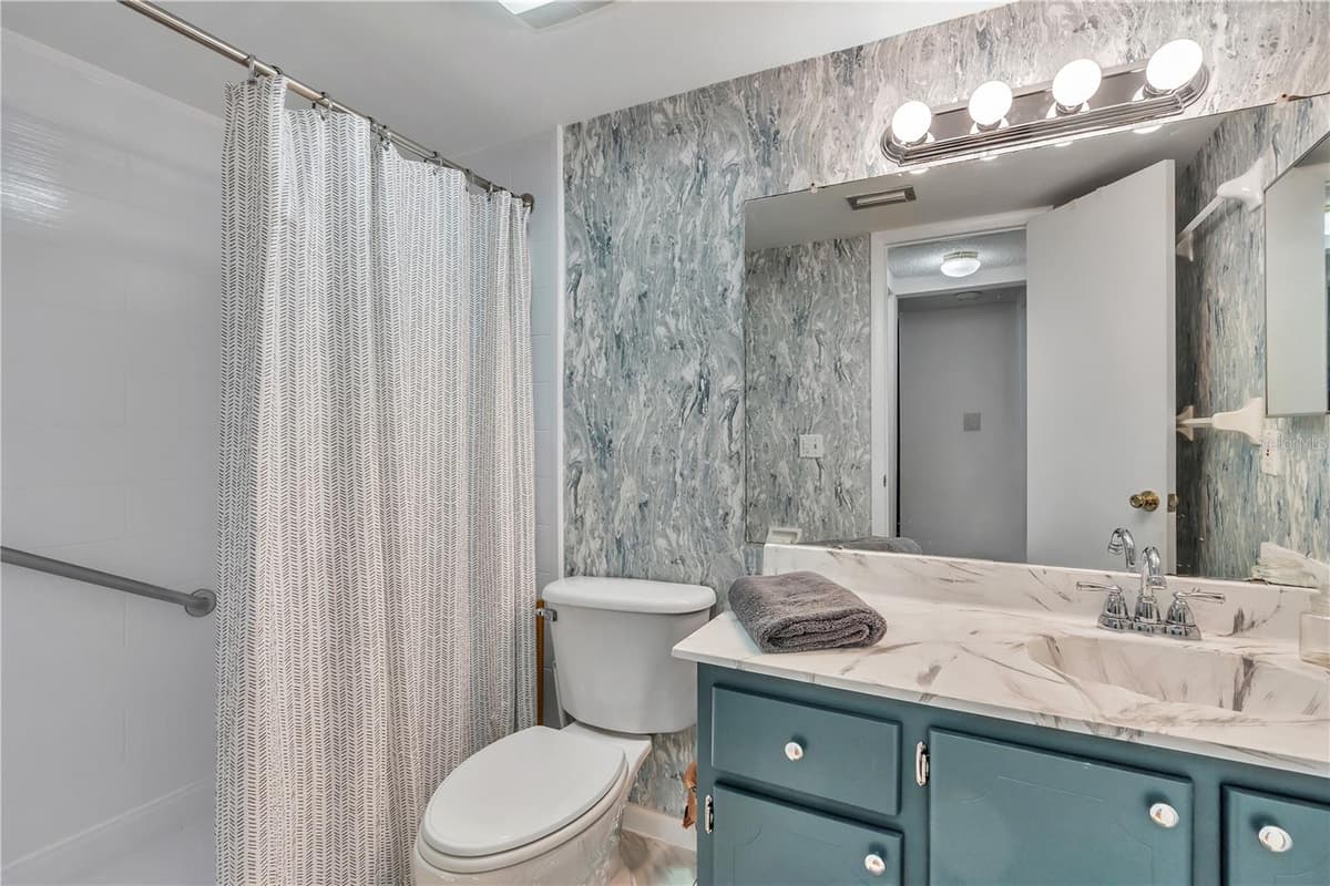 2400 WINDING CREEK BOULEVARD — photo 14 of 28