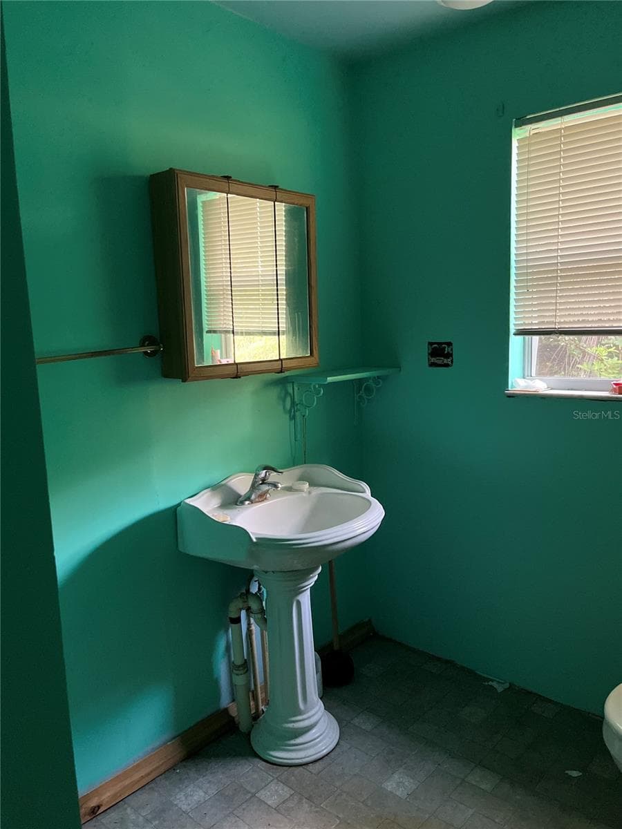 903 ANDERSON ROAD — photo 14 of 19