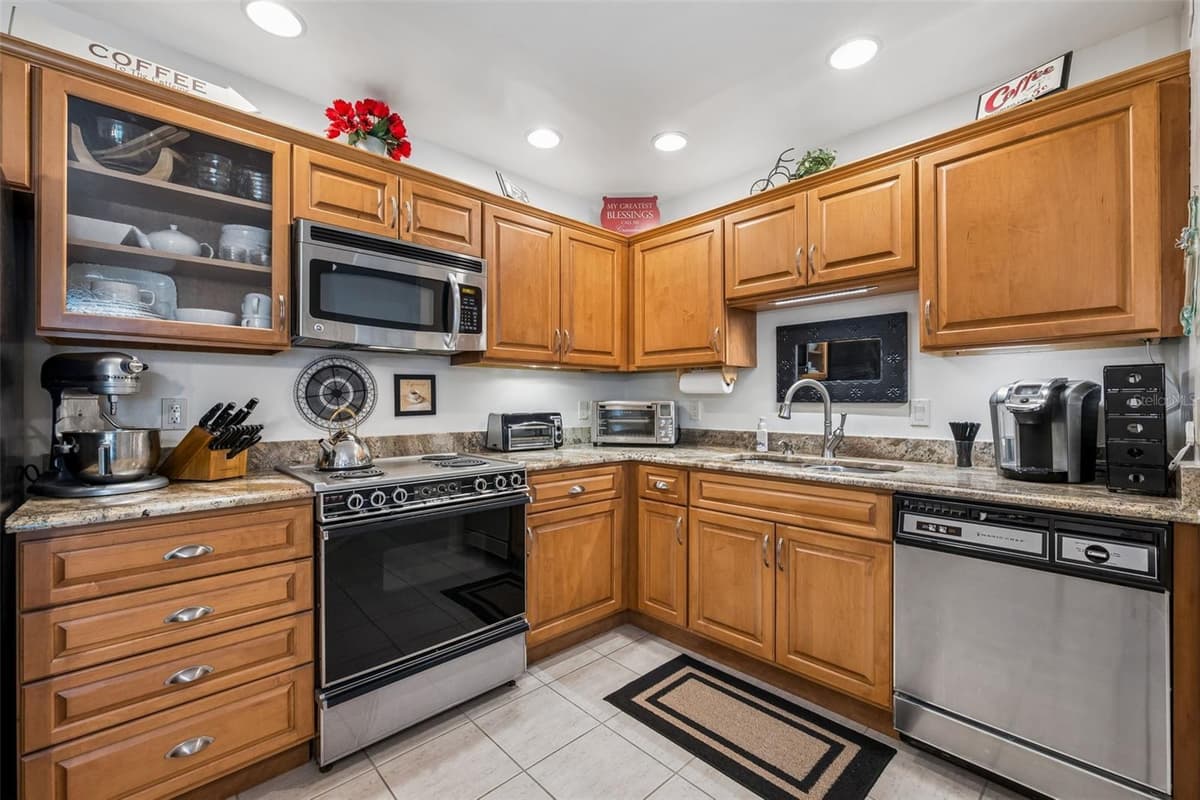 1123 BENT BIRCH COURT — photo 11 of 20