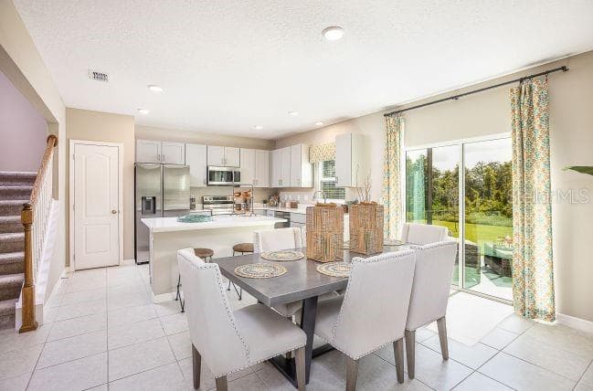 621 BROADOAK DRIVE — photo 9 of 42