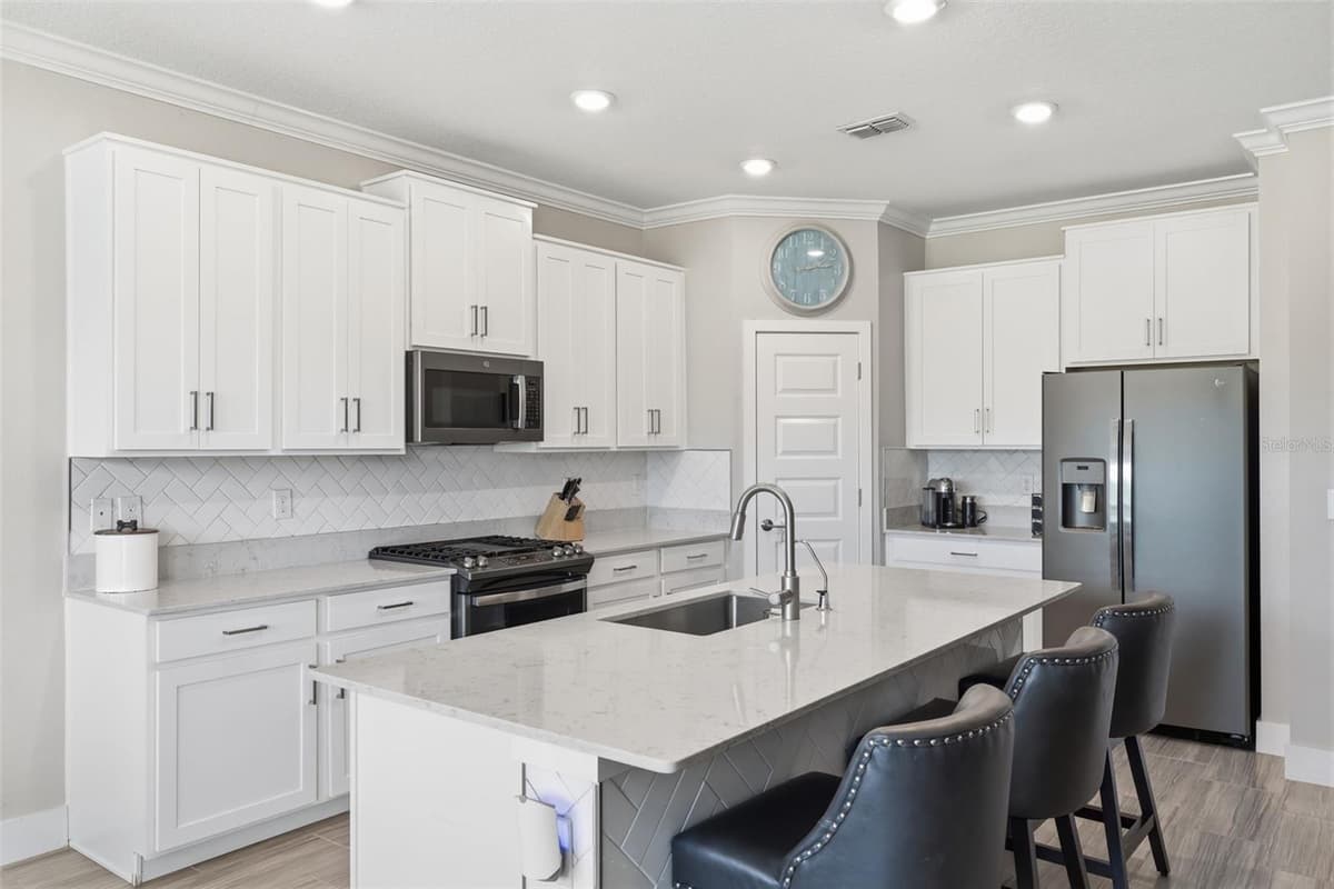 2920 GRIDIRON ISLE — photo 15 of 48