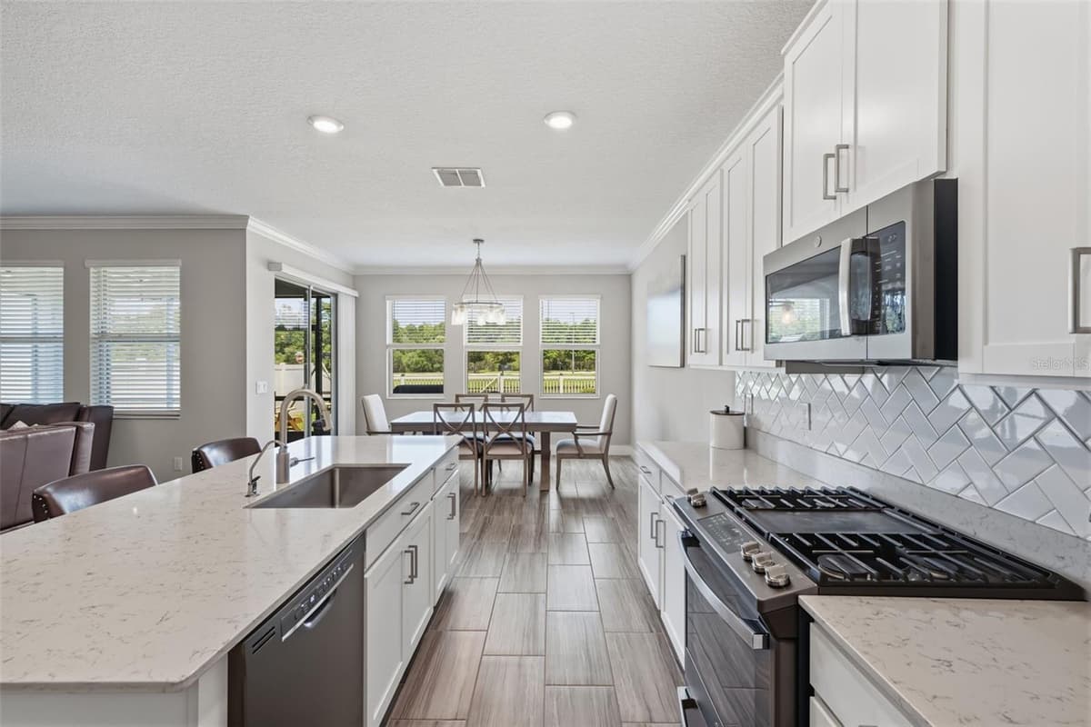 2920 GRIDIRON ISLE — photo 17 of 48