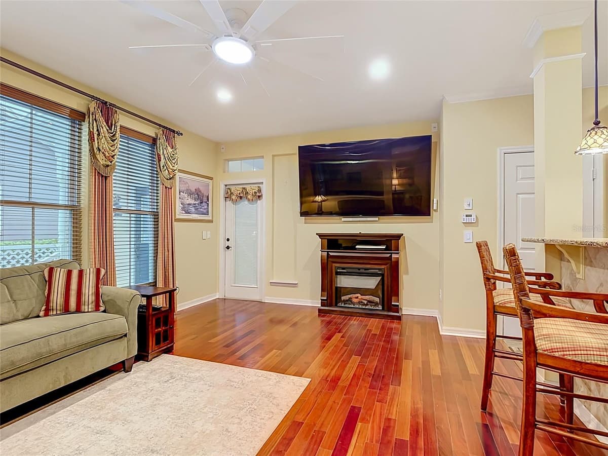 828 MORNING GLORY LANE — photo 9 of 61