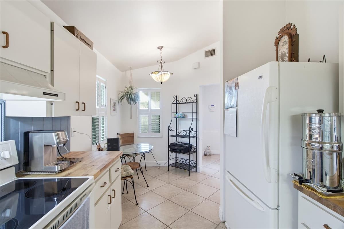 308 CHARTLEY COURT — photo 13 of 44