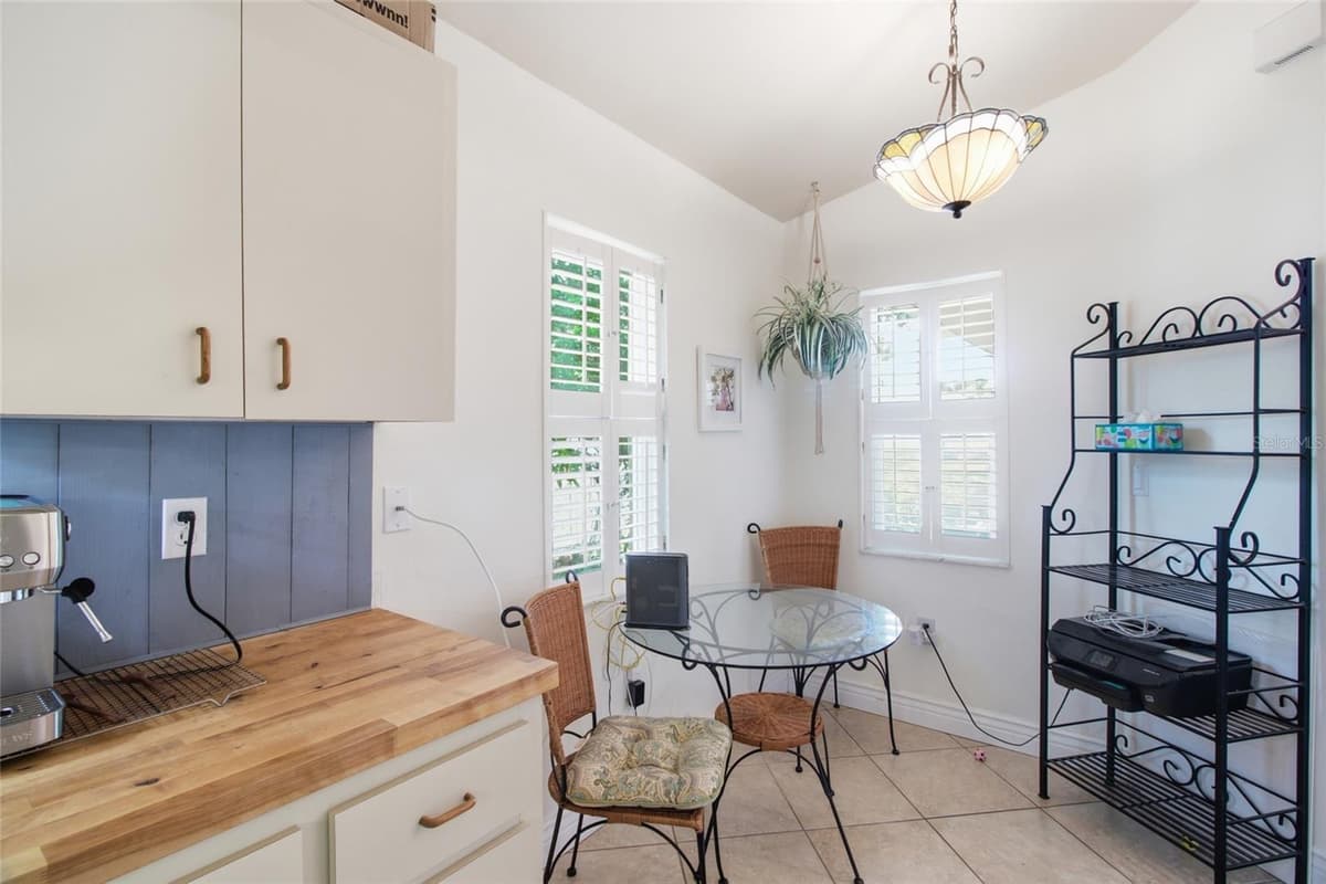 308 CHARTLEY COURT — photo 11 of 44