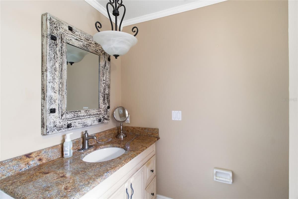 308 CHARTLEY COURT — photo 30 of 44
