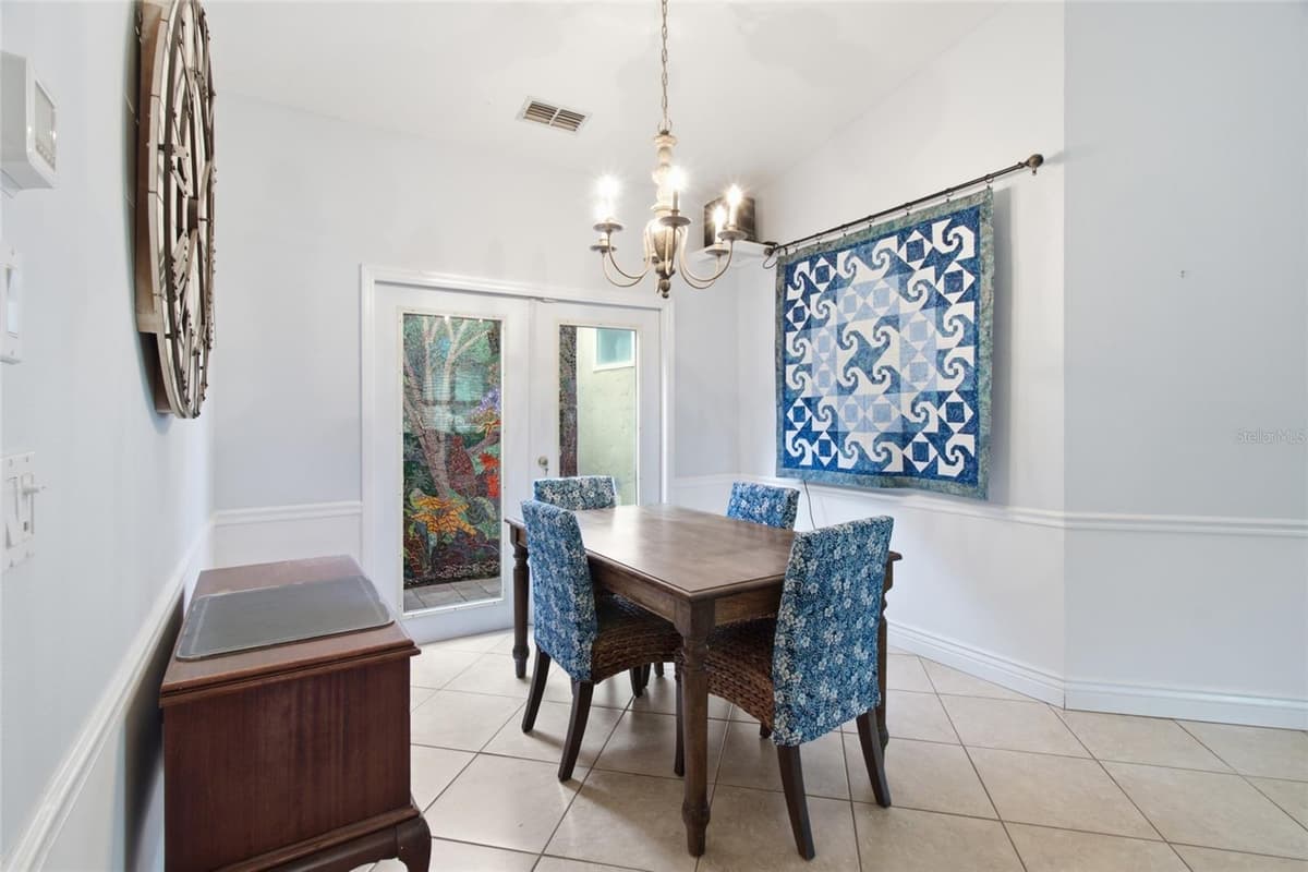 308 CHARTLEY COURT — photo 15 of 44